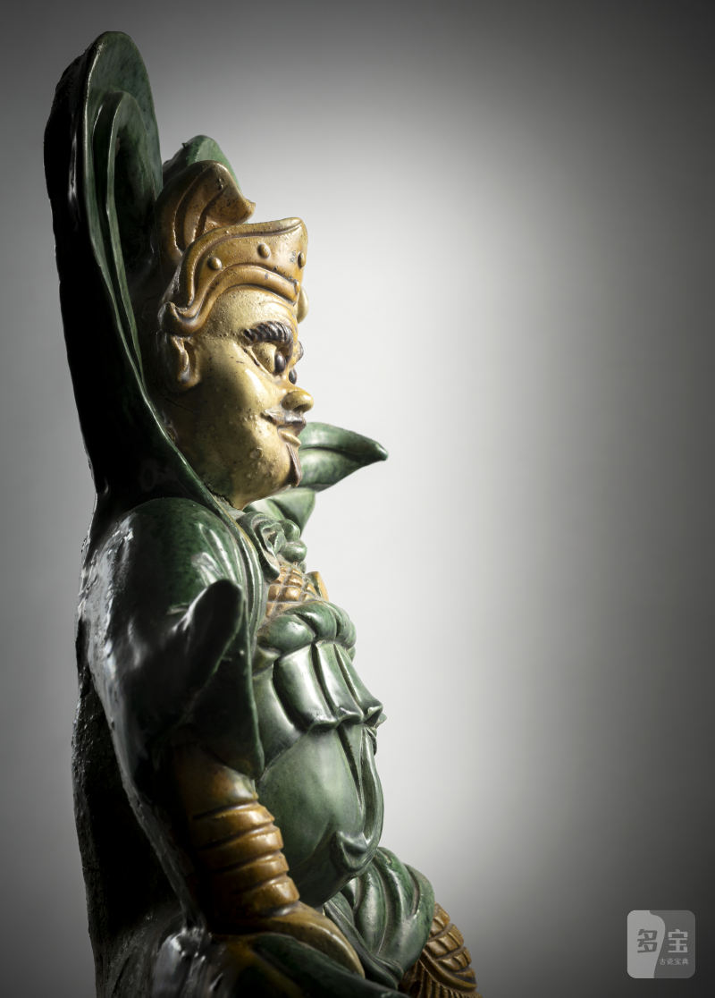 A large 'sancai' ceramic figure of a guardian - 图3